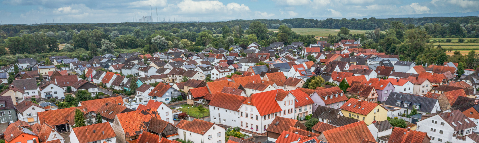 Landschaft mit Gebäuden