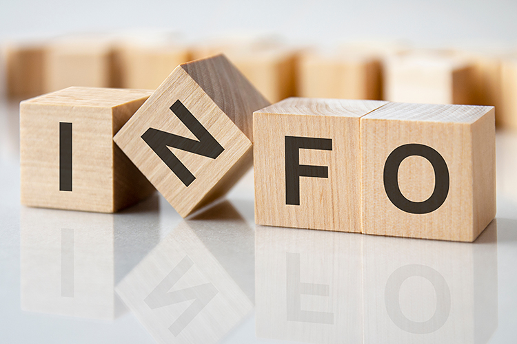 4 Holzblöcke mit den Buchstaben I,N,F und O